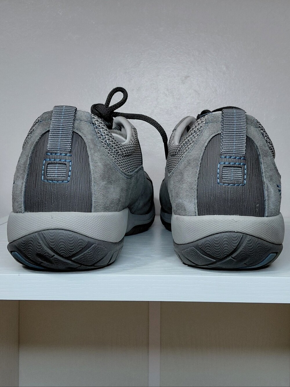 Men's Grey Lace-Up Casual Sneakers with Supportive Sole - Picture 5 of 9